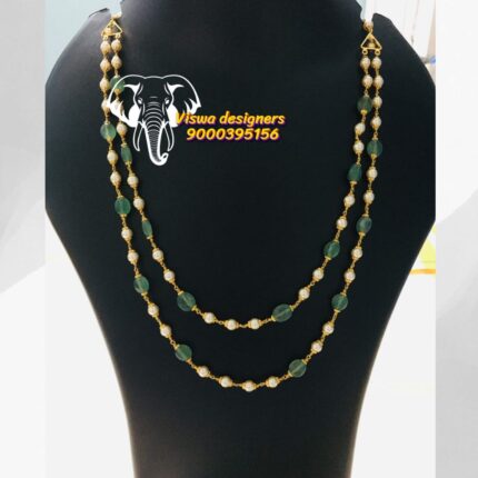 Pearl and russian emerald neck chain
